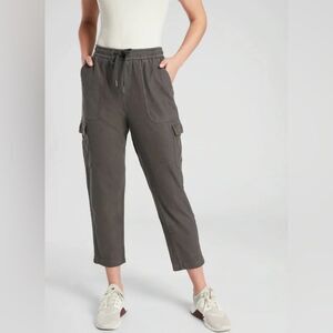 Athleta Farallon Cargo Crop Women’s Pants Size 12 Petite Color Cyprus Green